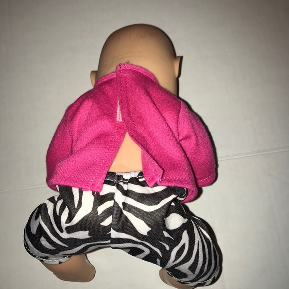 Dolls - Picture 3 of 6